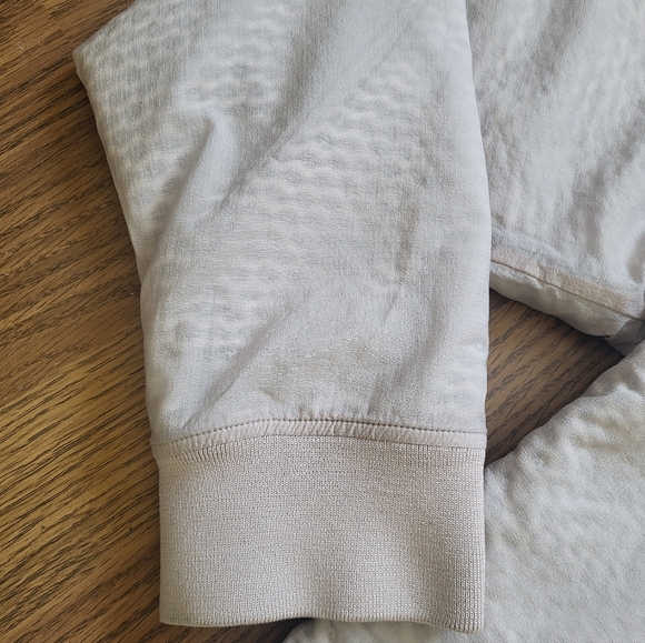 Under Armour Cold Gear Jacket Light Pink Women's Medium Loose Coupe Coat A40 - Picture 6 of 9